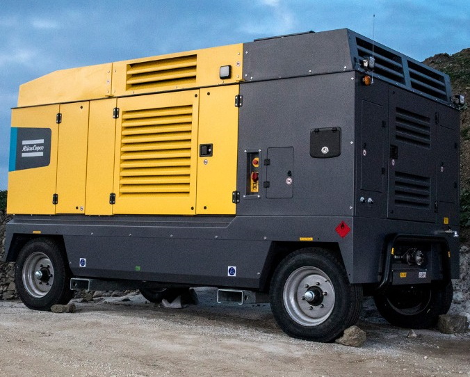 Дизельный компрессор Atlas Copco XRVS 1350 на шасси